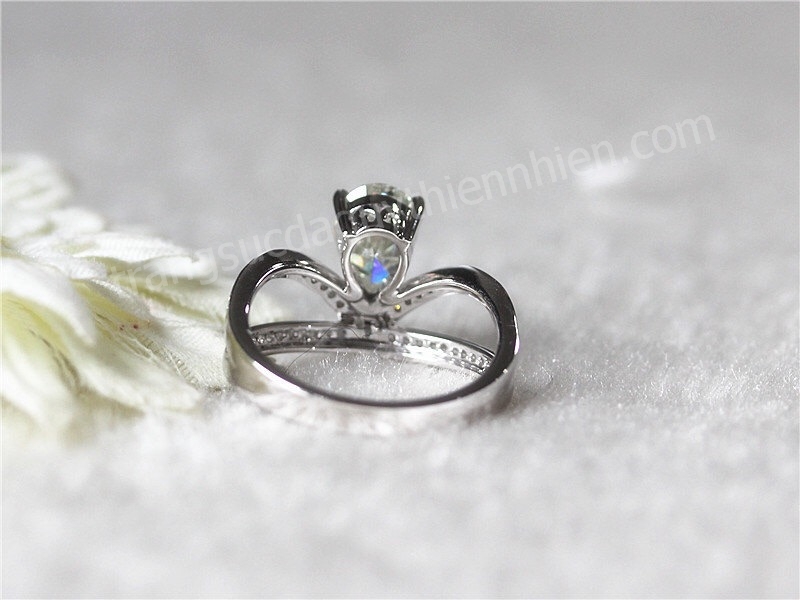 Nhẫn đá Topaz trắng thiên nhiên - MS: TORW008 Nhẫn đá Topaz trắng thiên nhiên - MS: TORW008