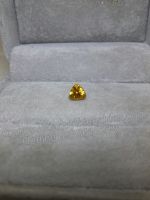 Sapphire vàng thiên nhiên hình tam giác - MS: XTSA016